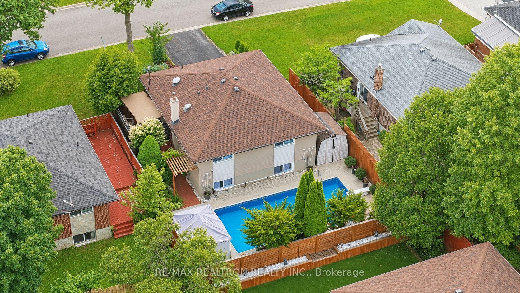 583 Pinewood Street photo 6