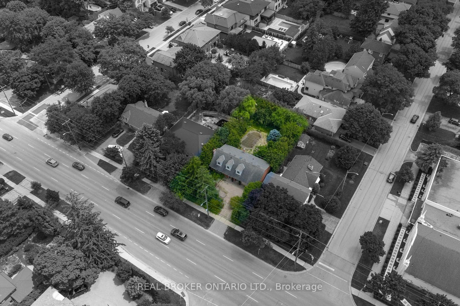 302 Burnhamthorpe Road photo 7