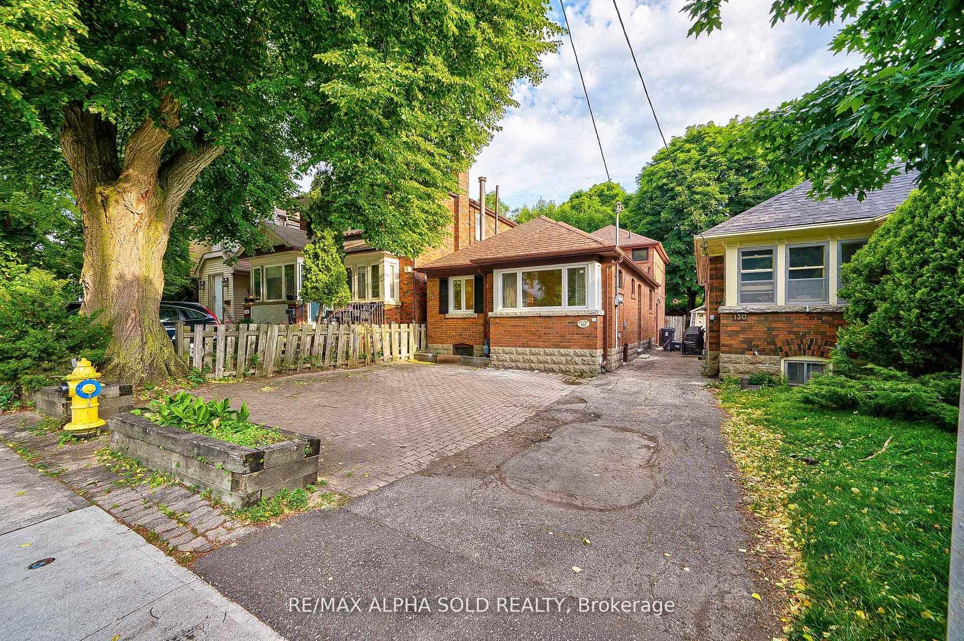 132 Glengarry Avenue photo 1