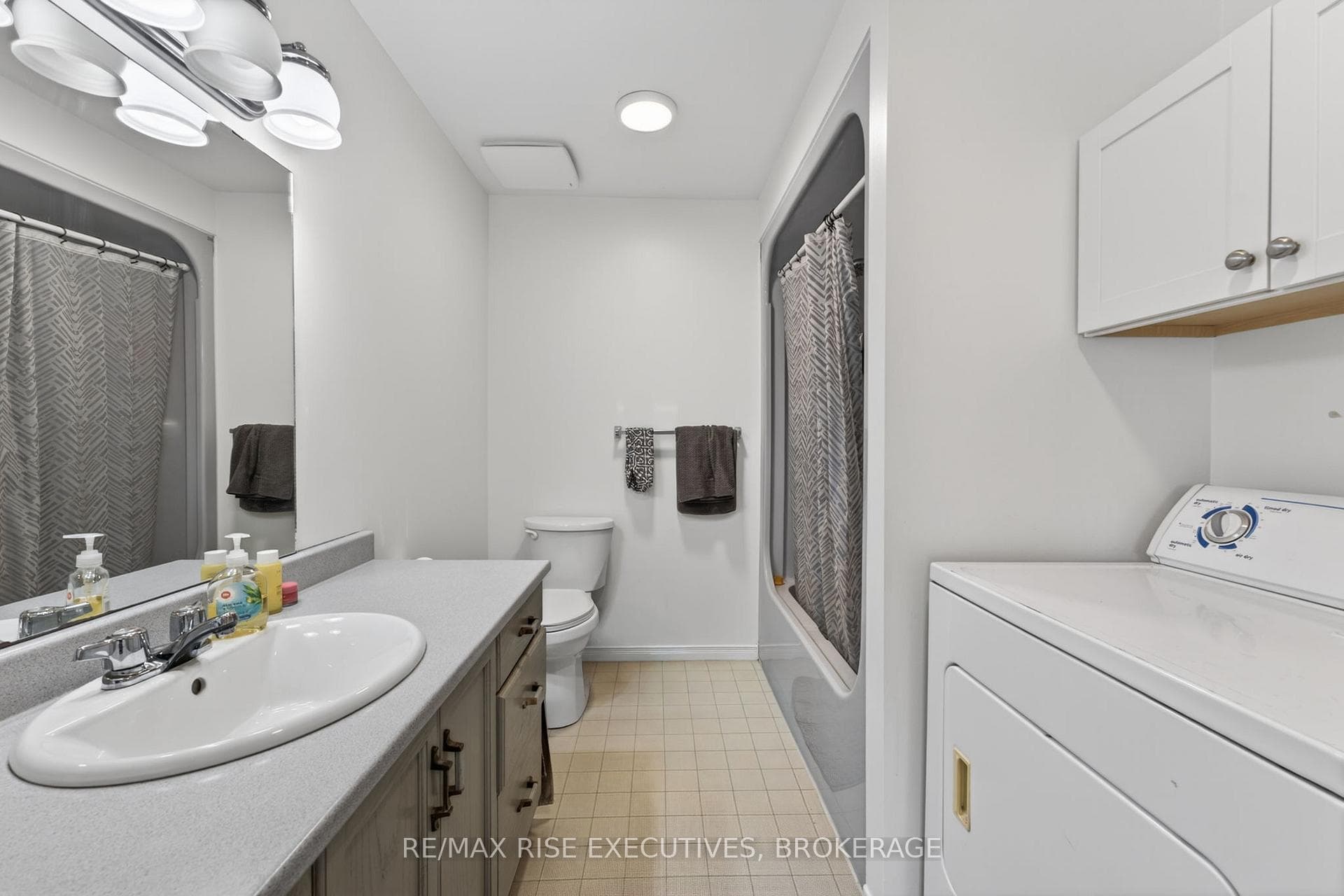 115 Livingston Avenue photo 16