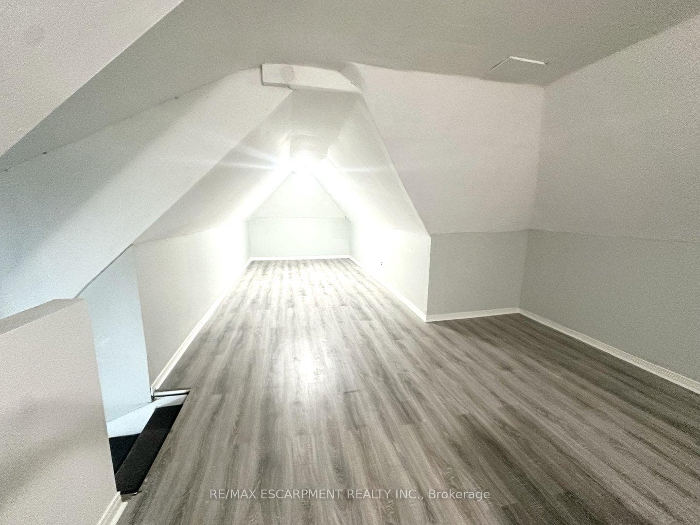 107 Erie Avenue Unit UPPER photo 12
