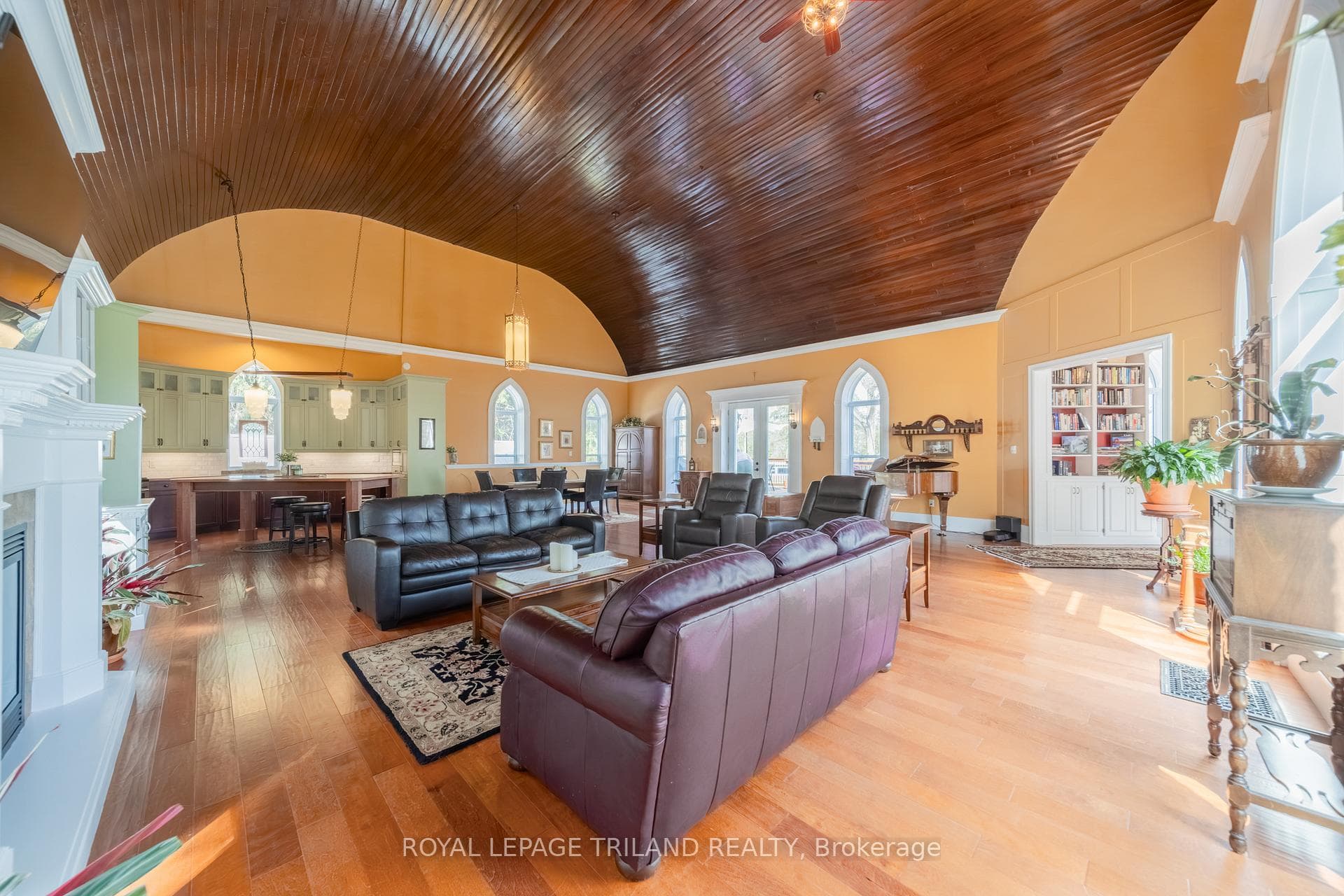 Uniform flooring throughout