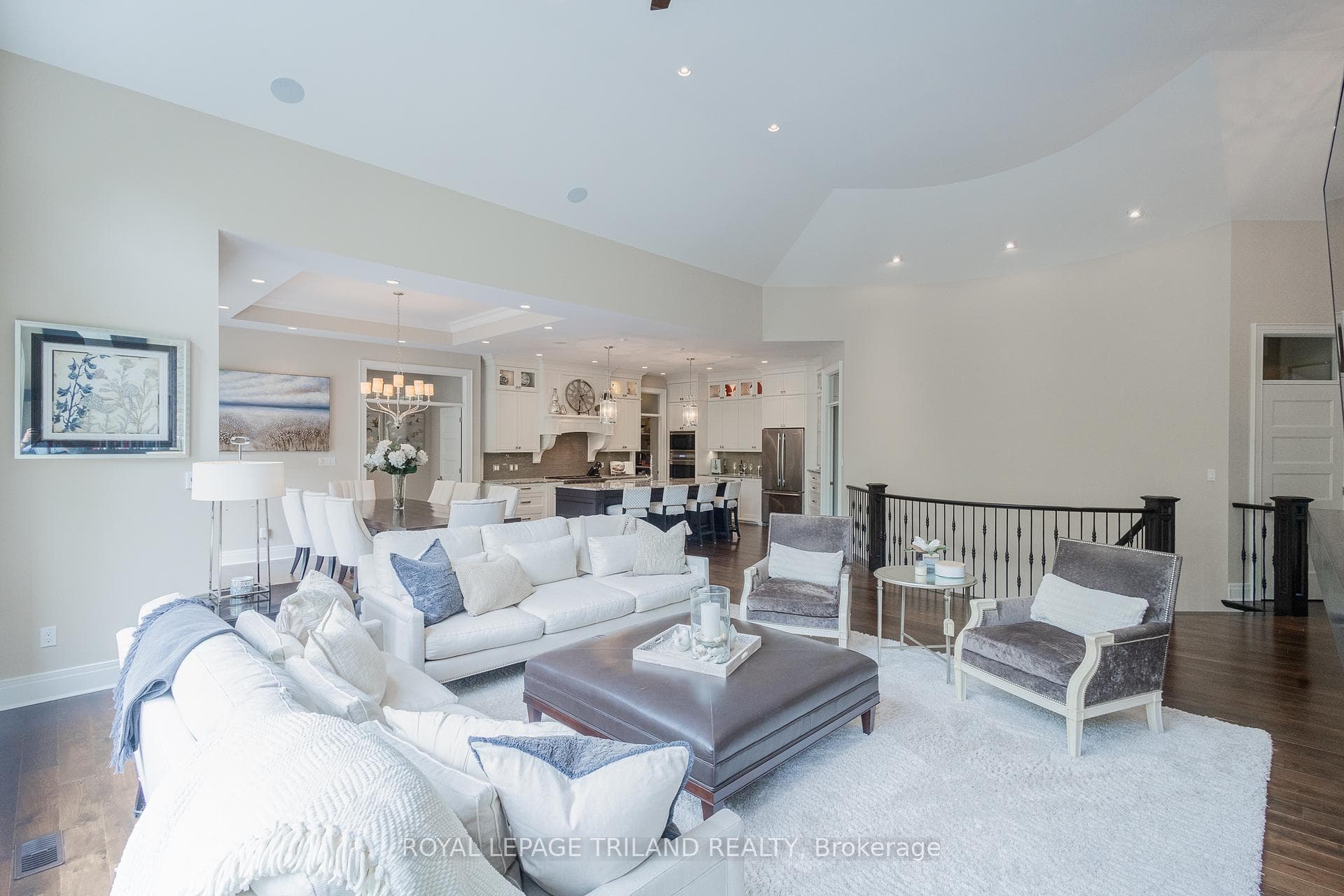 Timeless finishing and layout