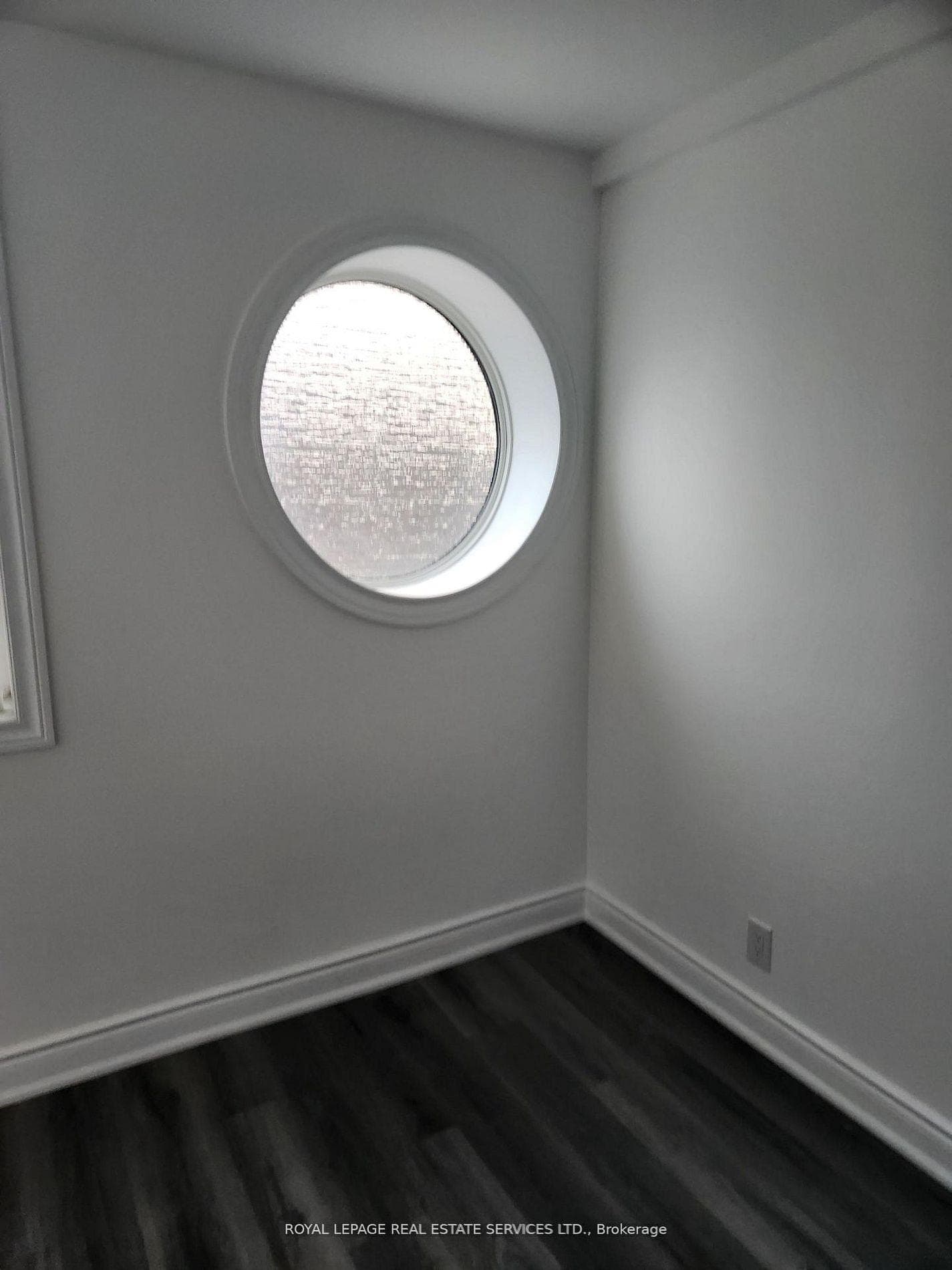 2820 Danforth Avenue Unit 201 photo 3