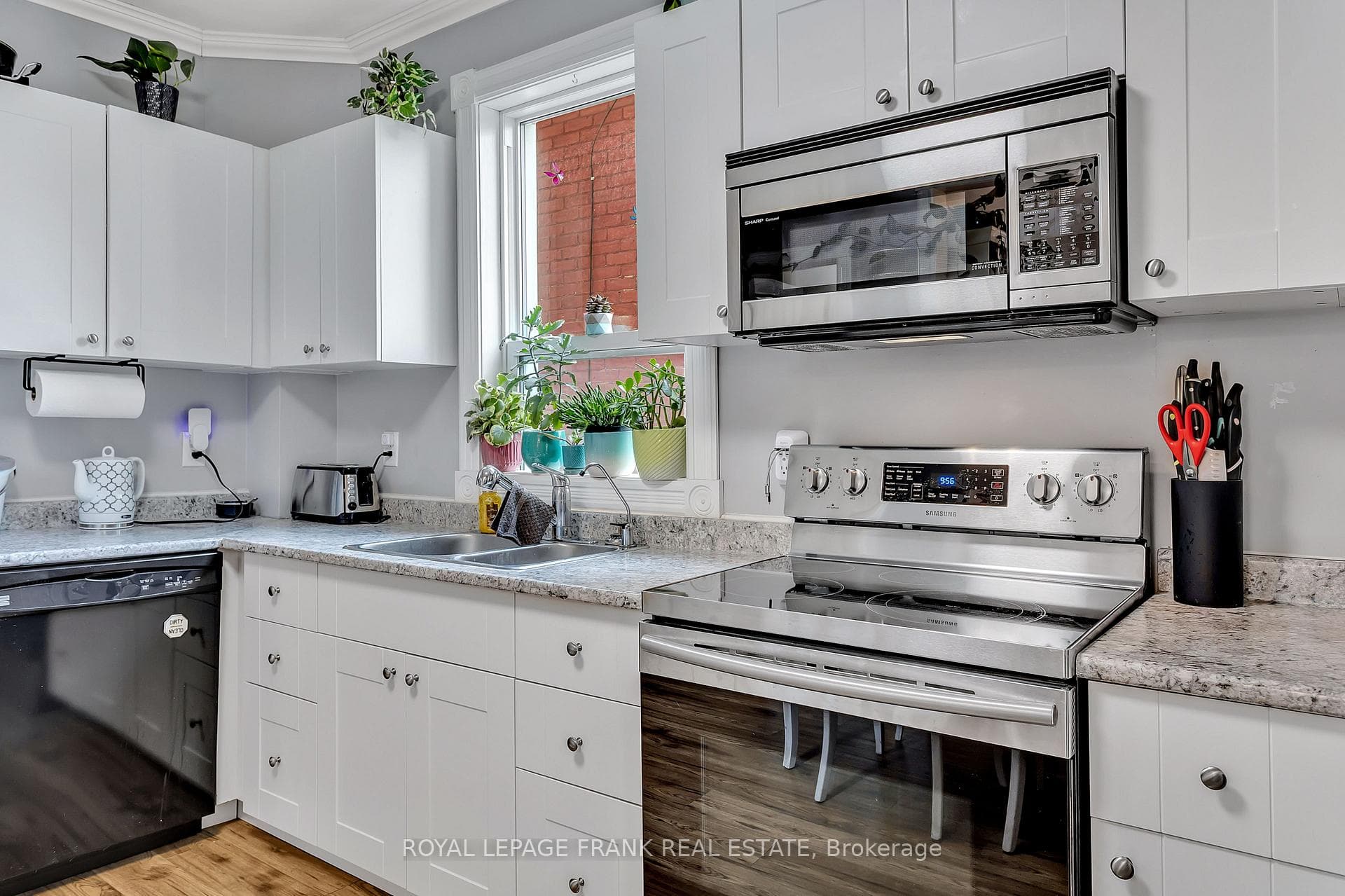 178 Stewart Street photo 8