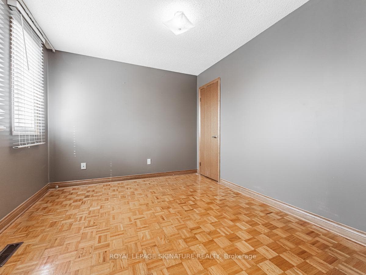 84 Jade Crescent photo 24