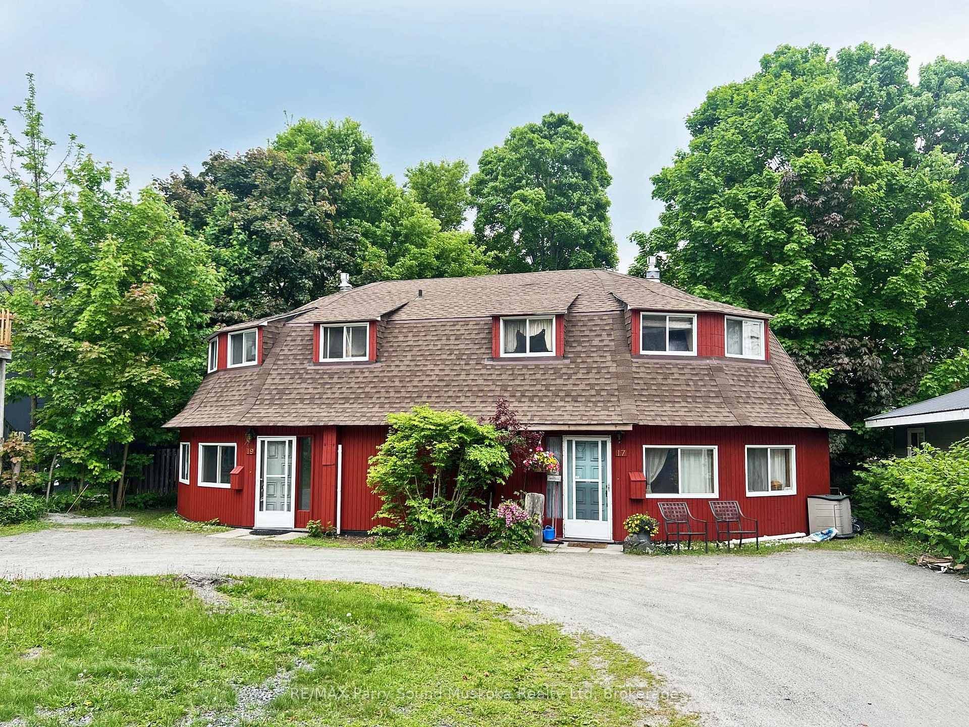 UNIQUE CUSTOM BUILT DUPLEX!