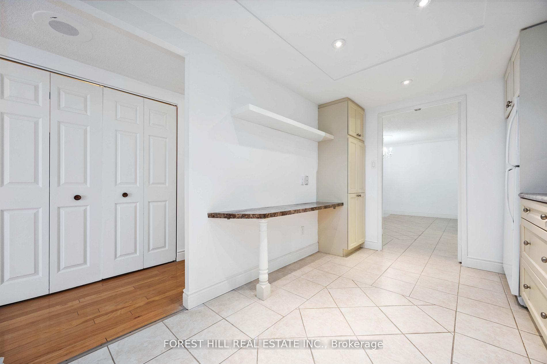 2350 Bridletowne Circle Unit 1004 photo 11