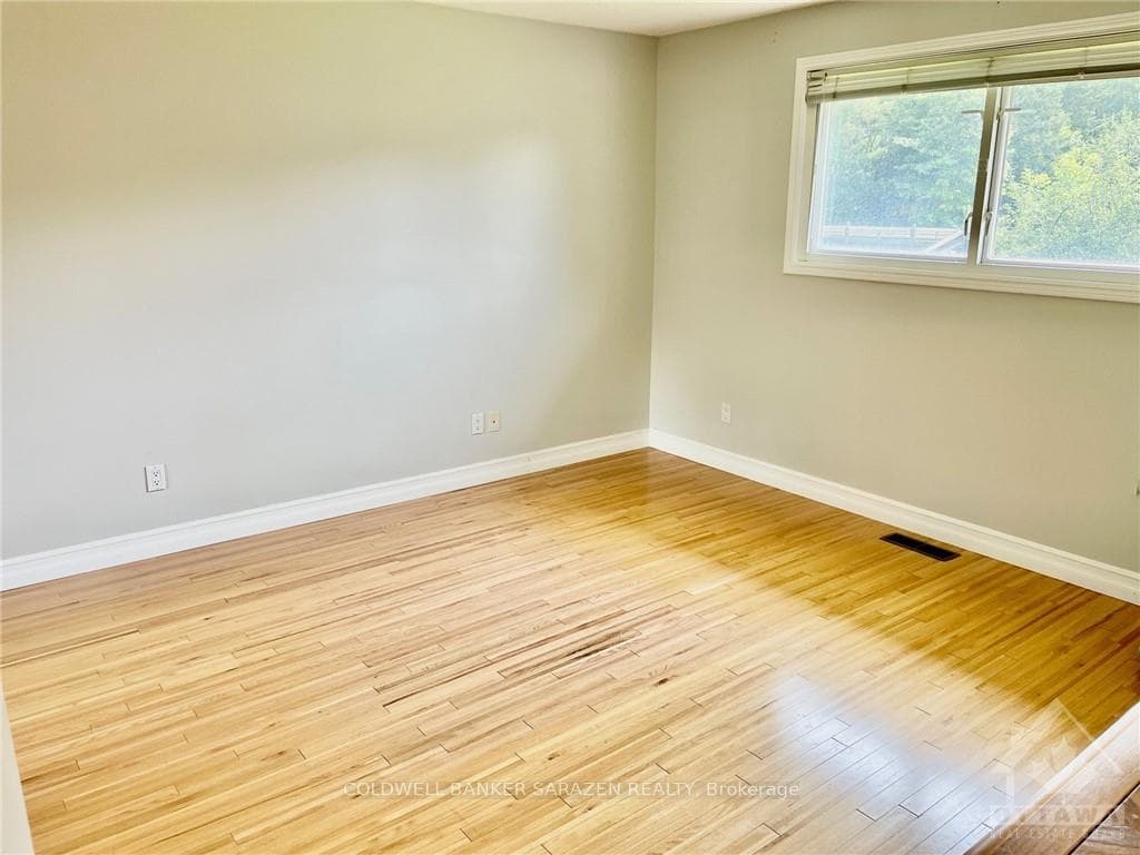 161 ROBERTLEE Drive photo 5