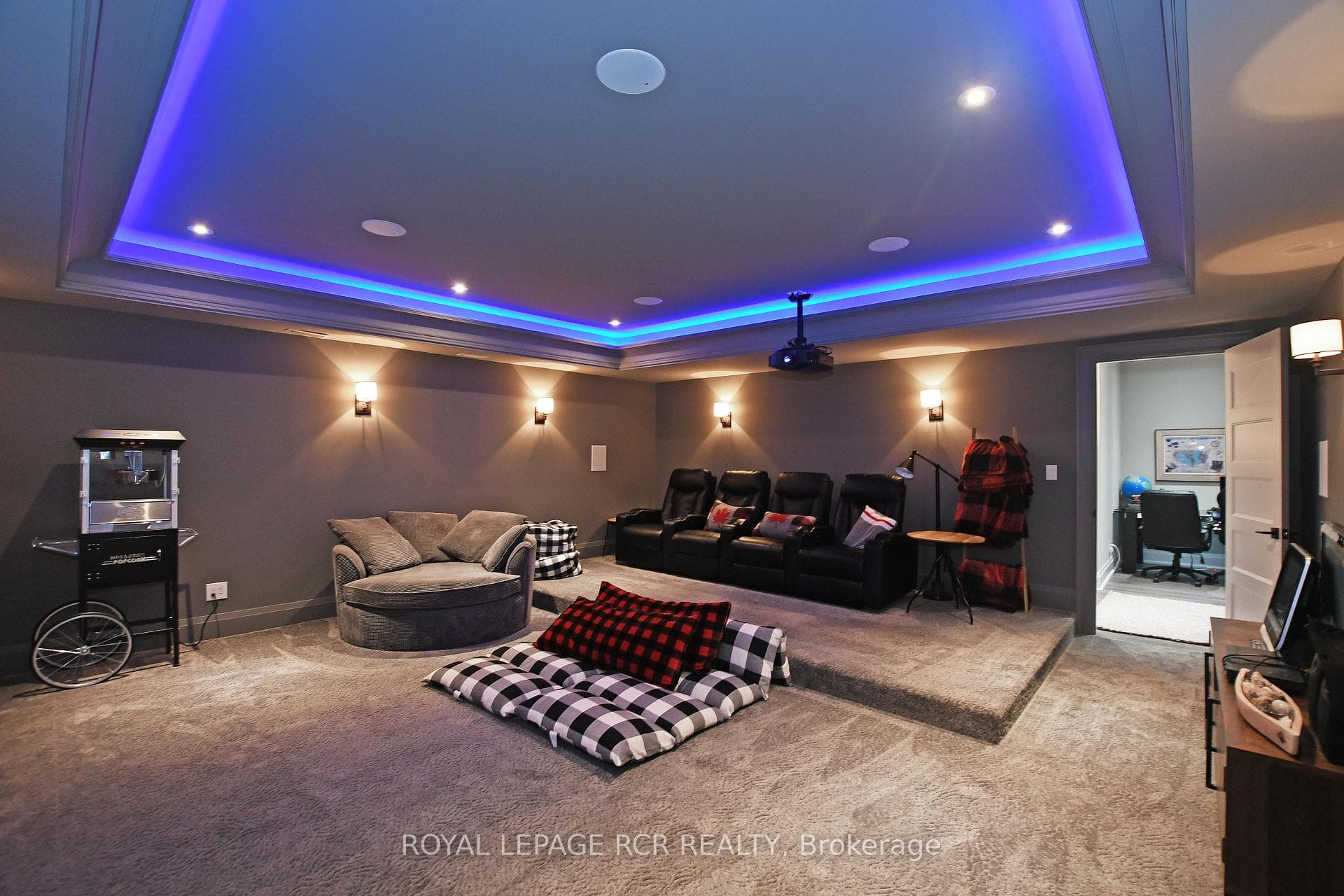 56 Stonegate Street photo 33