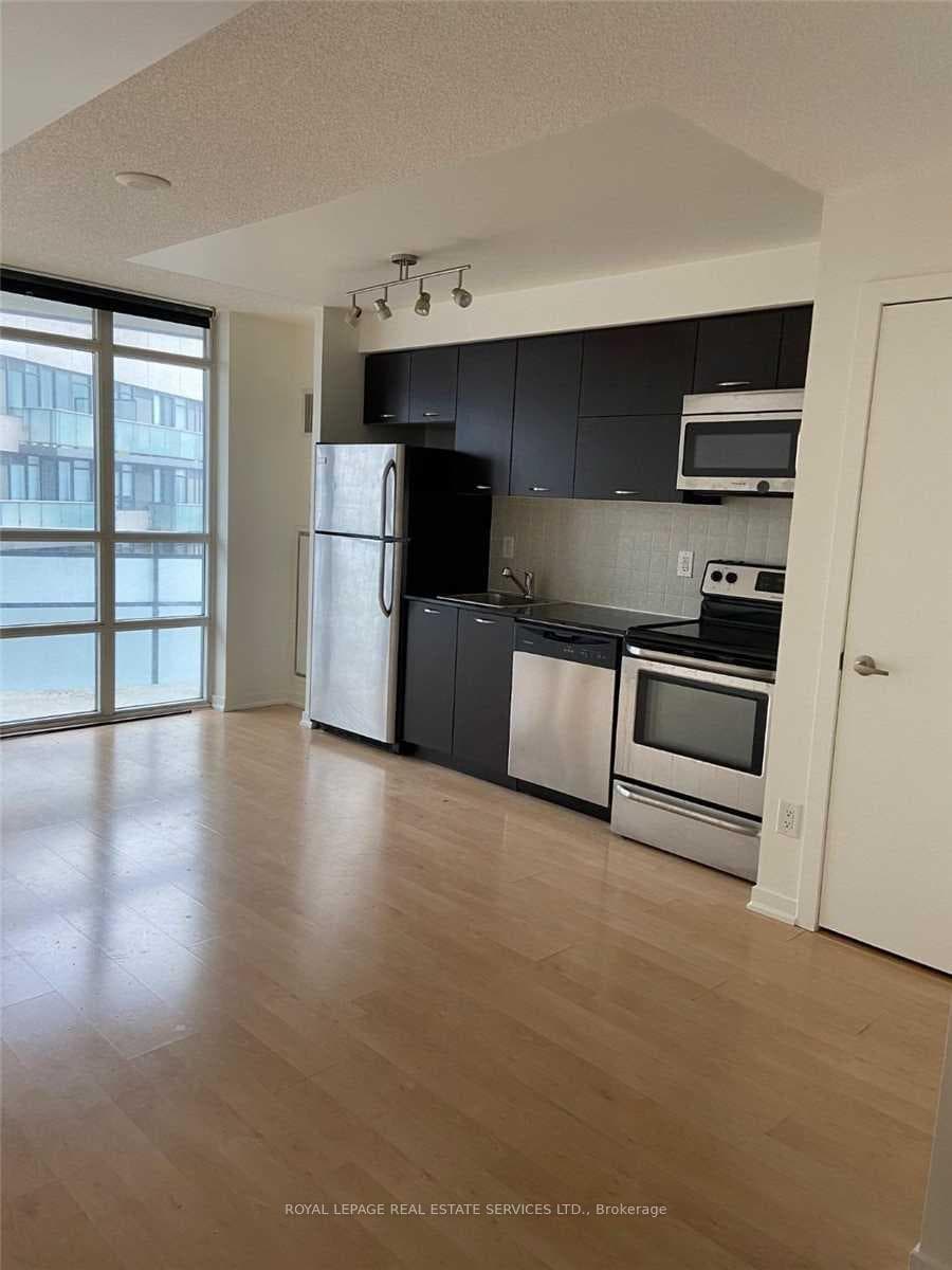 38 Joe Shuster Way Unit 1302 photo 5