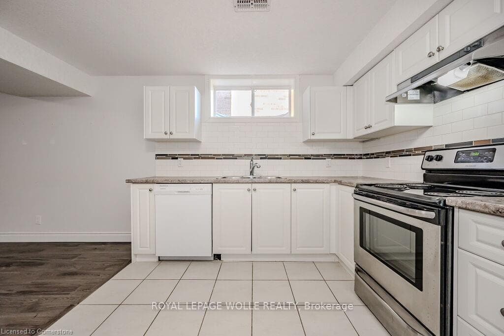286 Carriage Way Unit B photo 16
