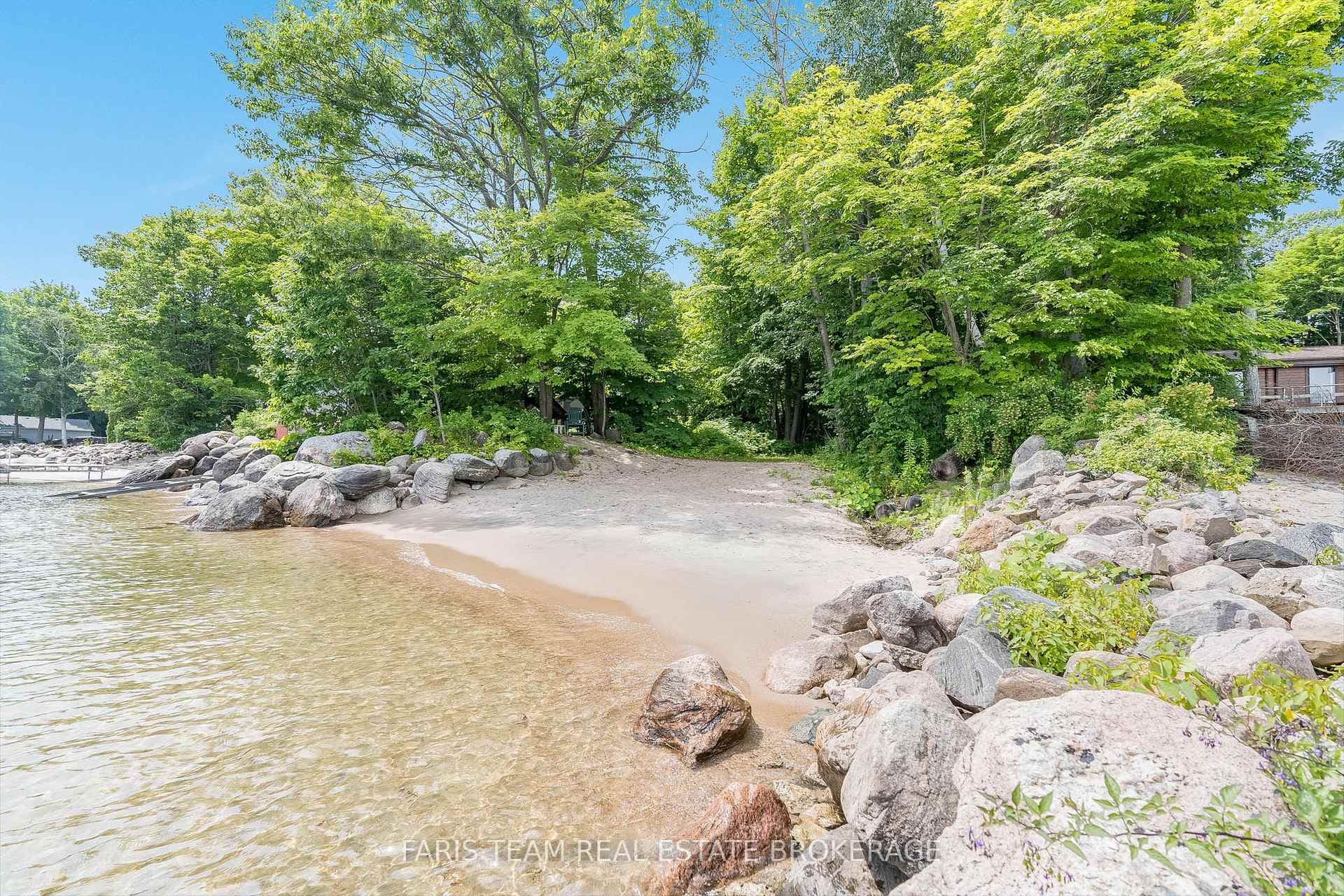 1532 Champlain Road photo 47