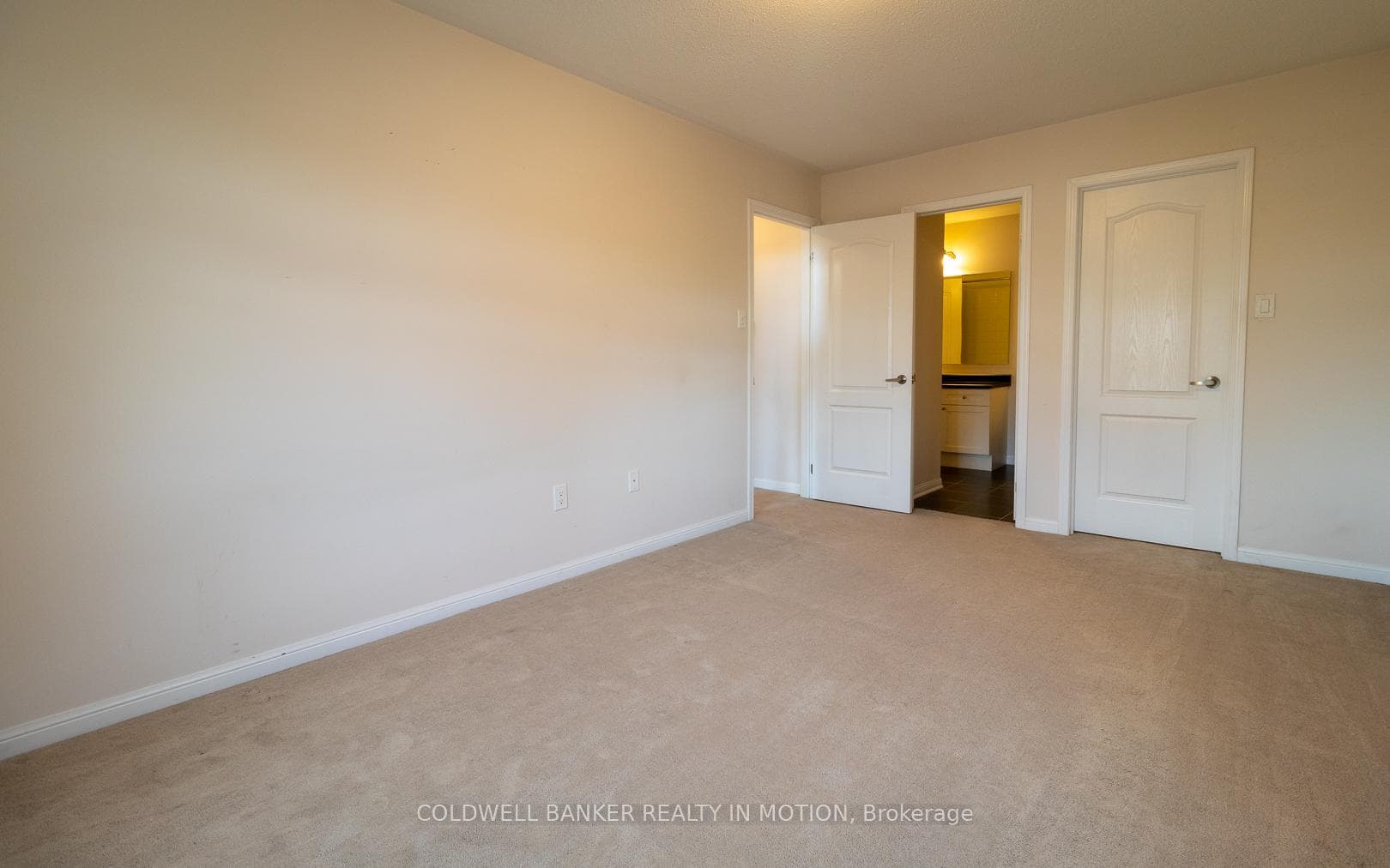 924 Nadalin Heights photo 12