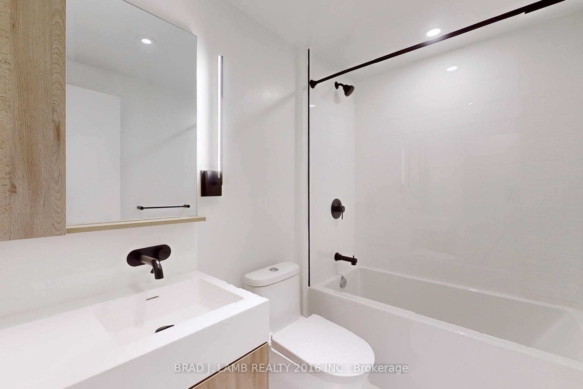 117 Broadway Avenue Unit 312 photo 9