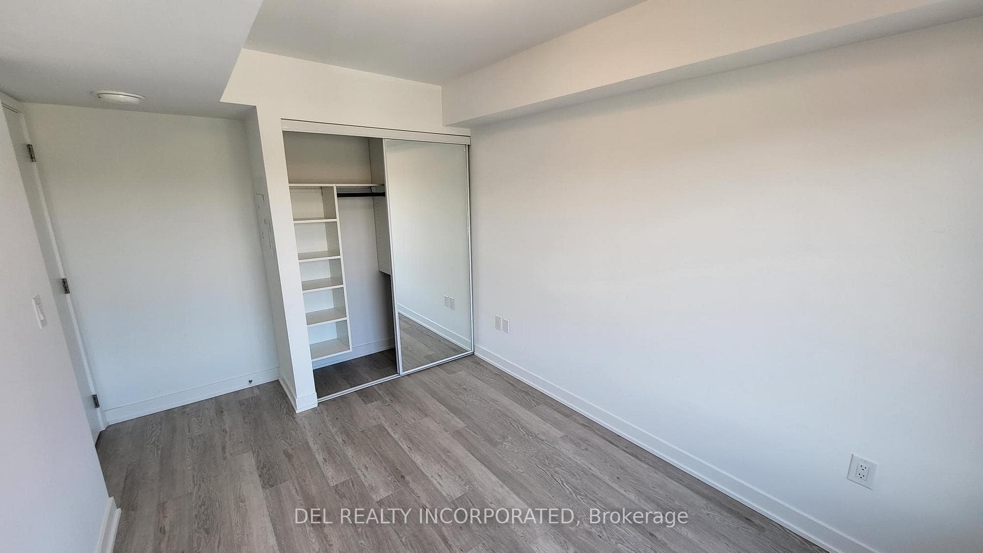 3 Strathgowan Avenue Unit 307 photo 12
