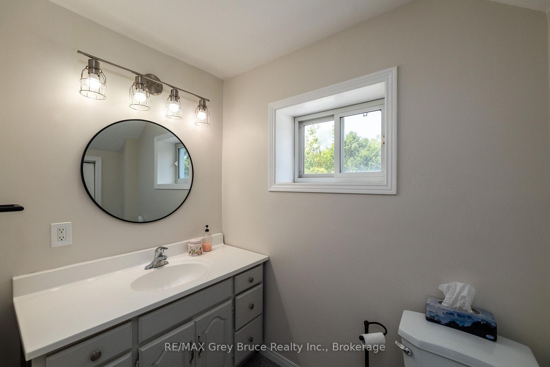 1110 2nd Avenue photo 17