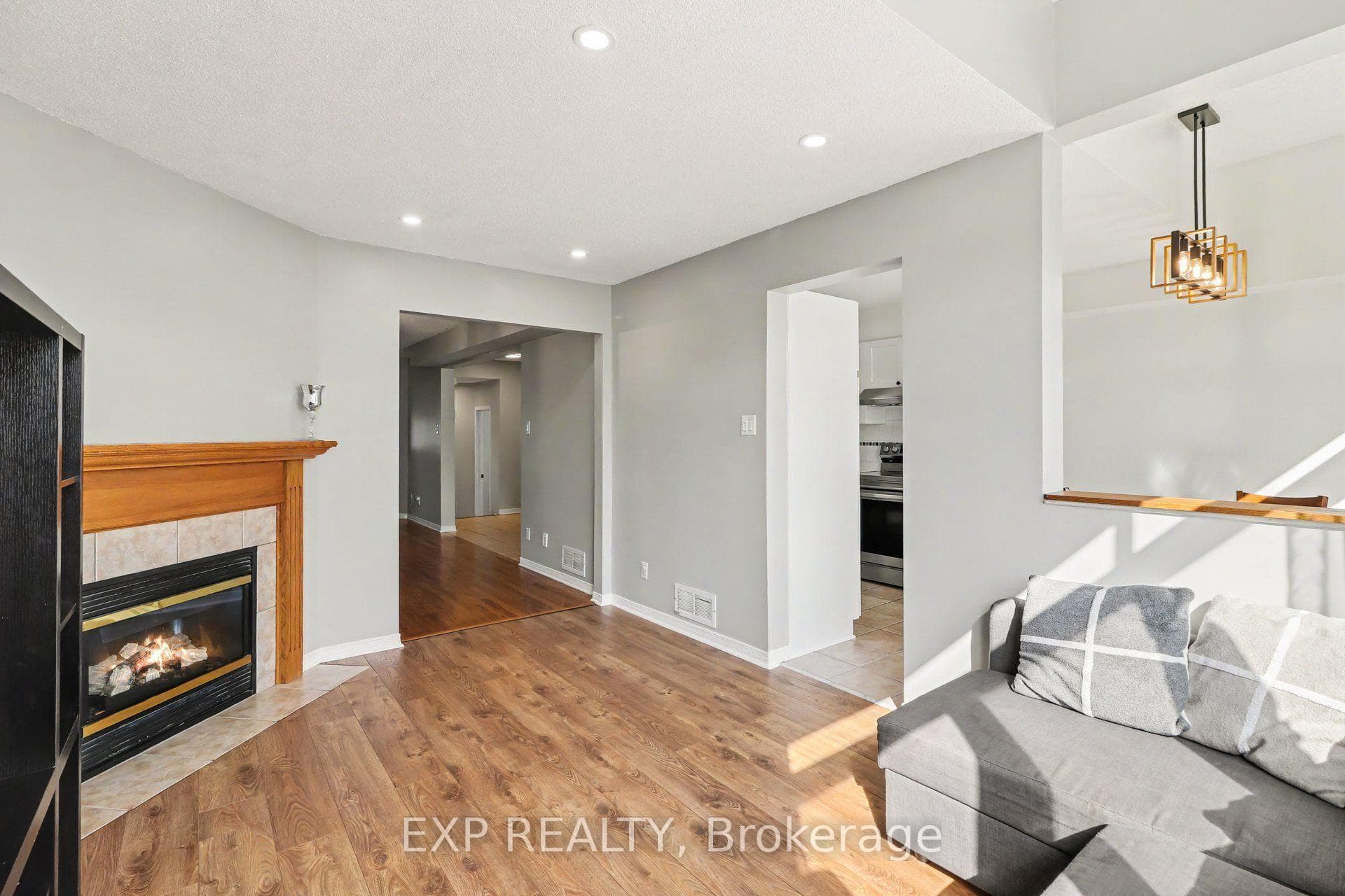 203 Duntroon Circle photo 18