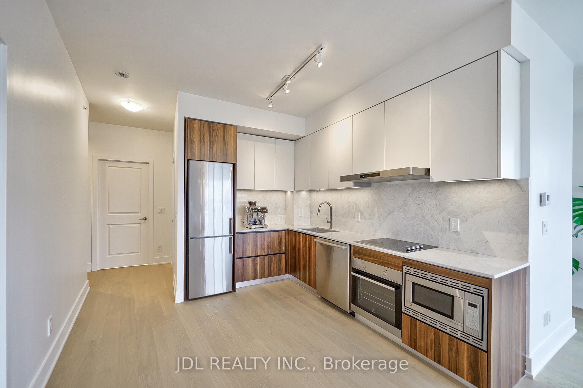 7 Kenaston Gardens Unit 217 photo 6