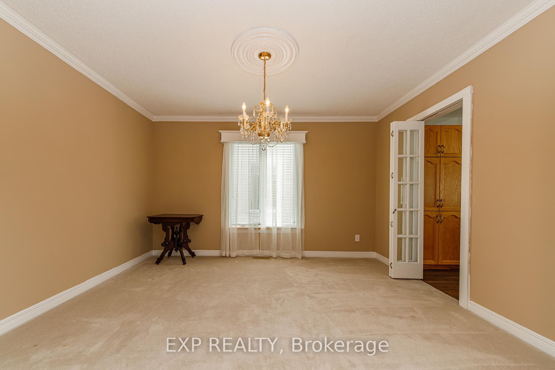 40 Newborough Crescent photo 6