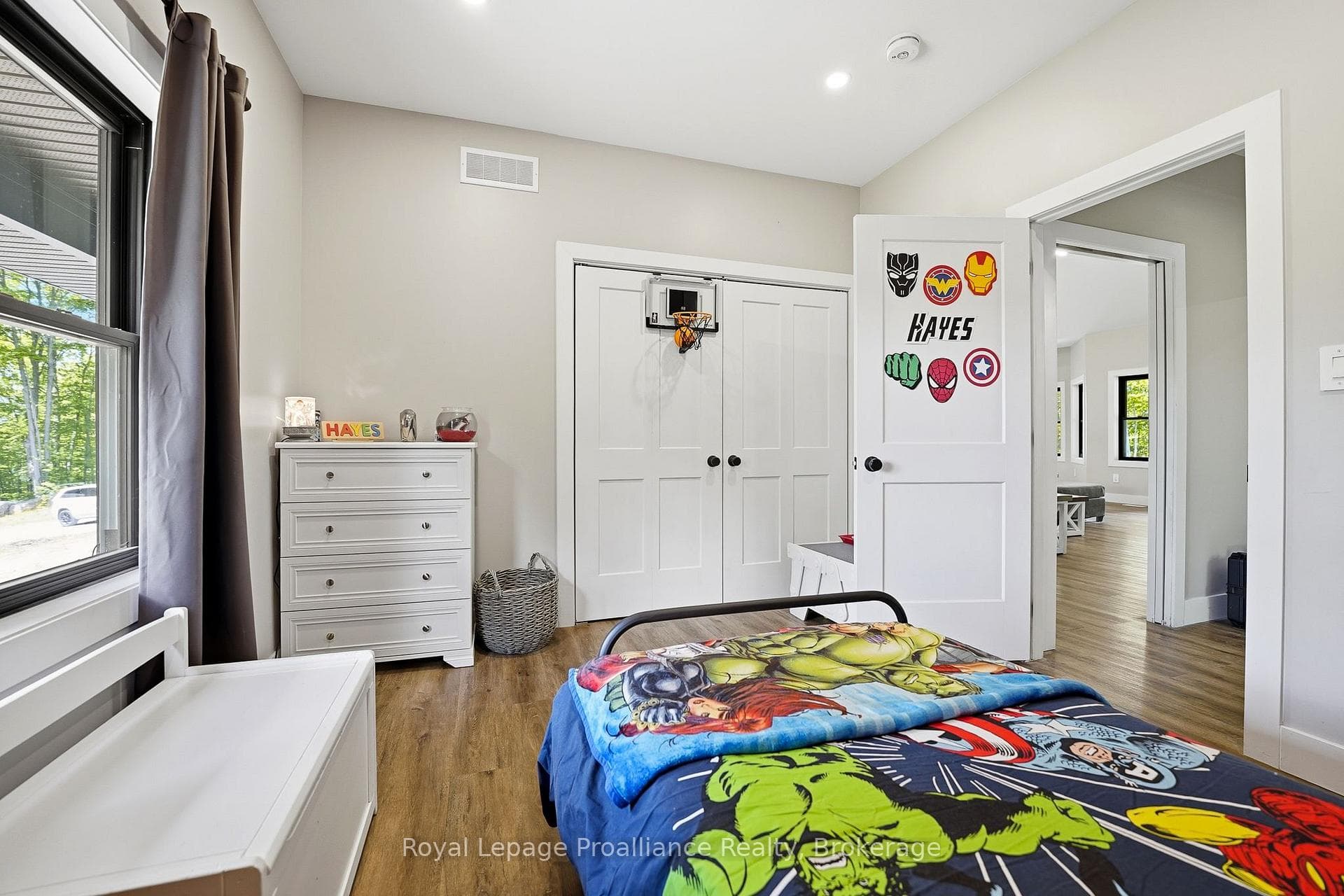 293 Douglas Road photo 25