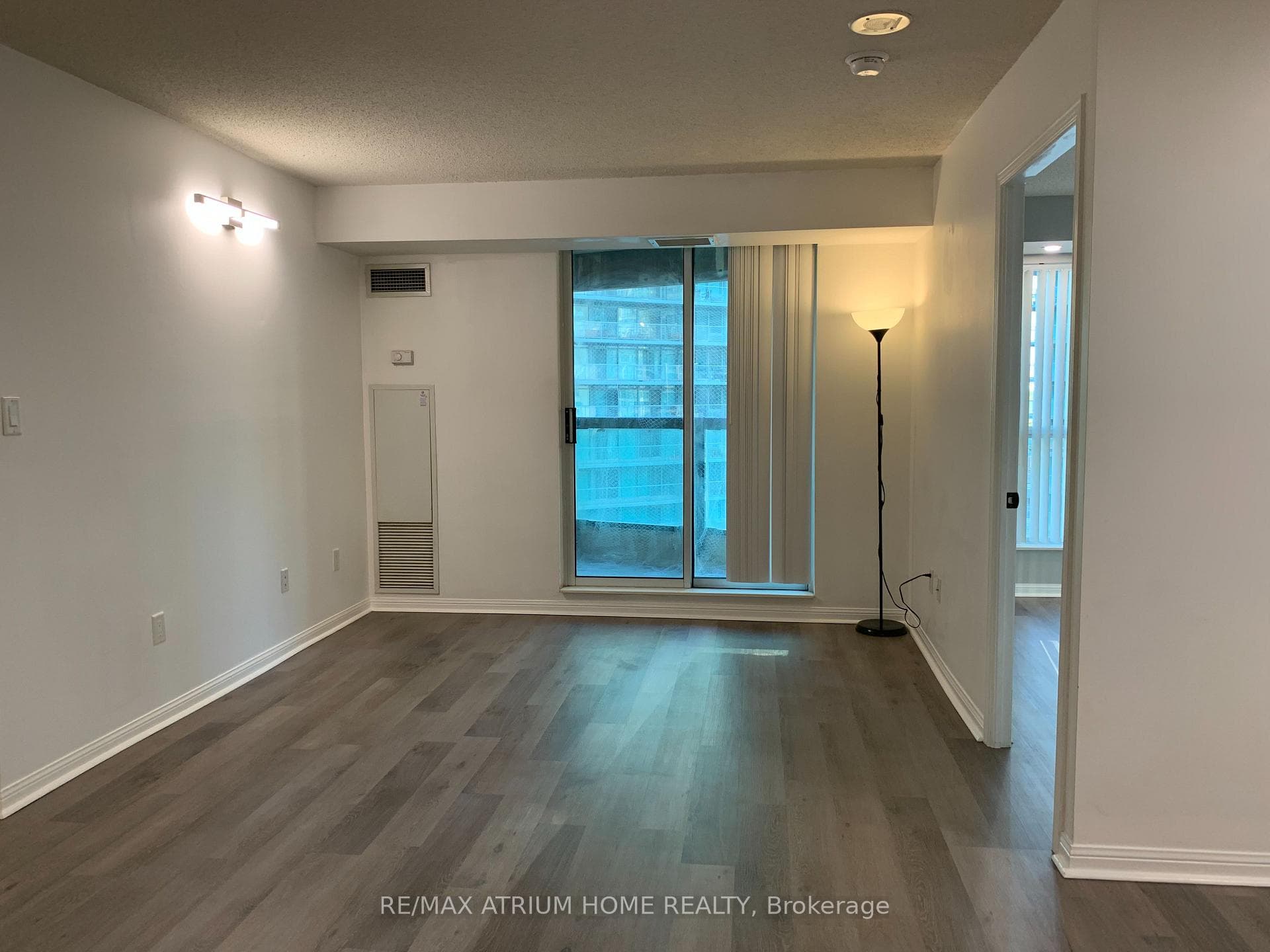 23 Lorraine Drive Unit 816 photo 5