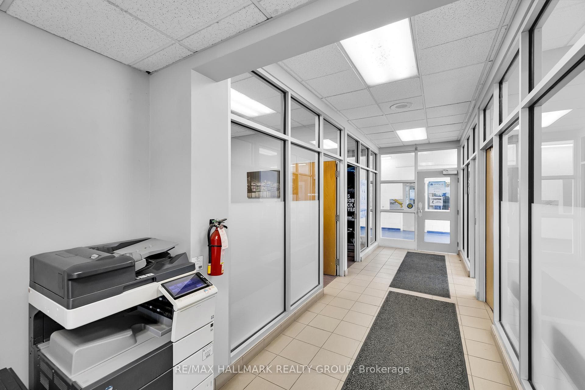 5791 Prince Of Wales Drive photo 37