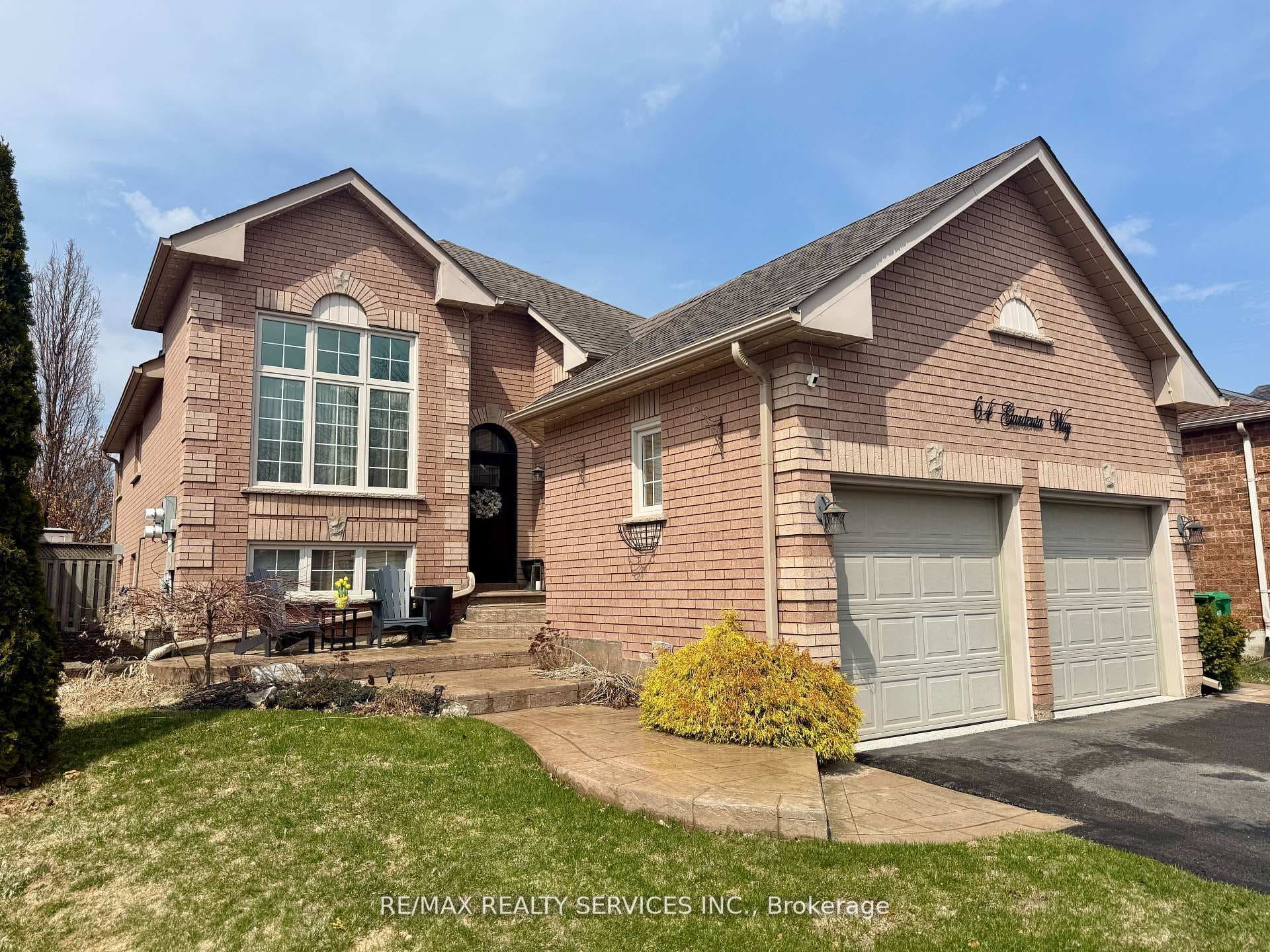 64 Gardenia Way photo 1
