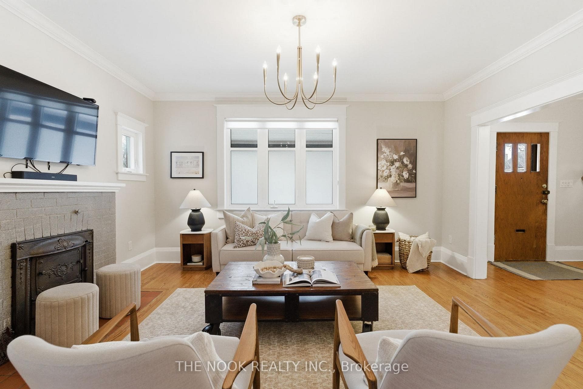 460 Masson Street photo 9