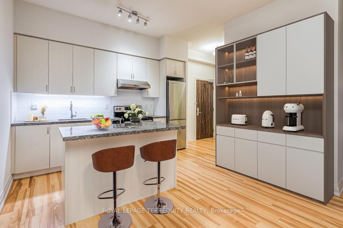 8763 Bayview Avenue Unit 230 photo 12