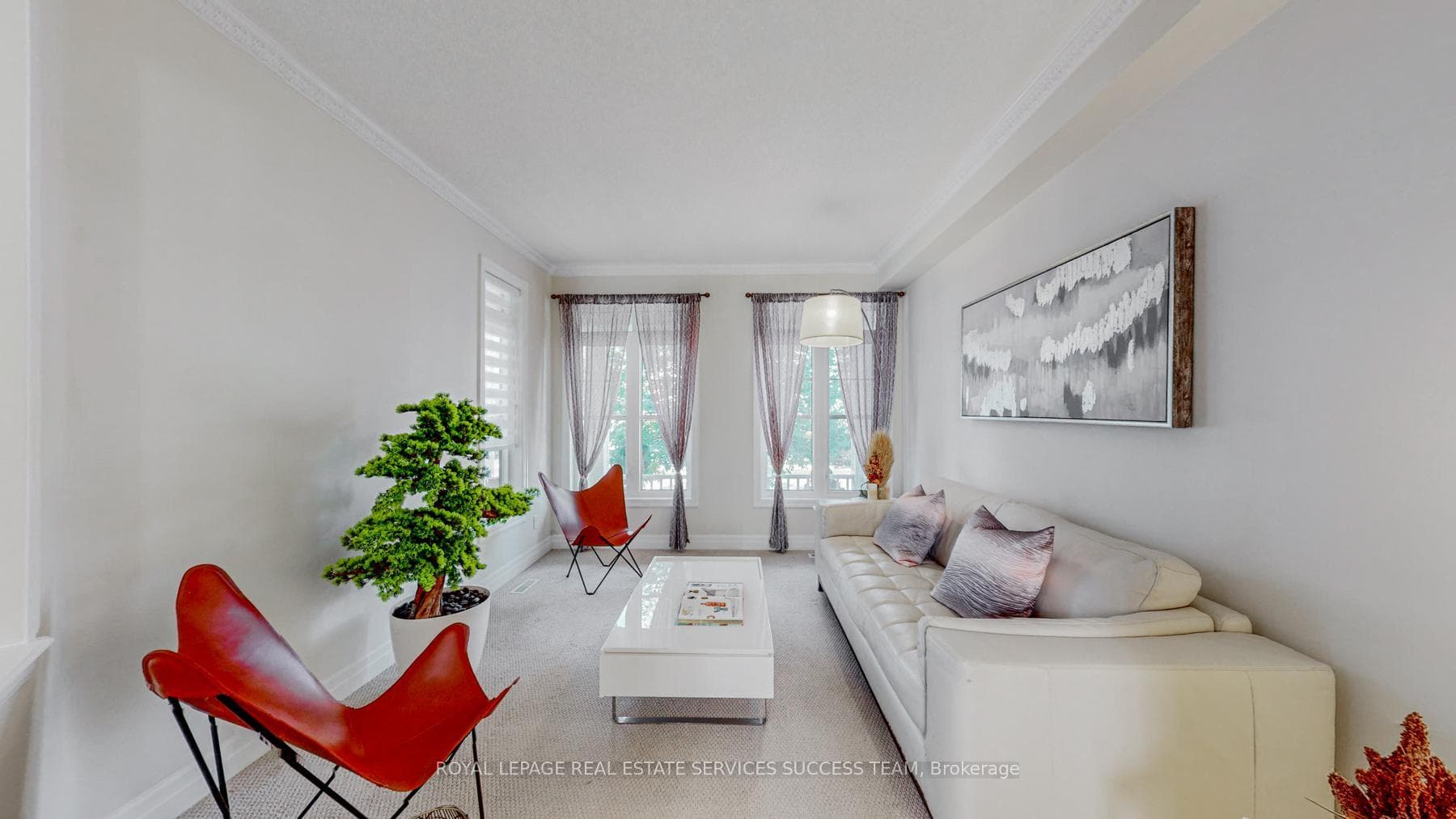 28 Bardoe Crescent photo 6