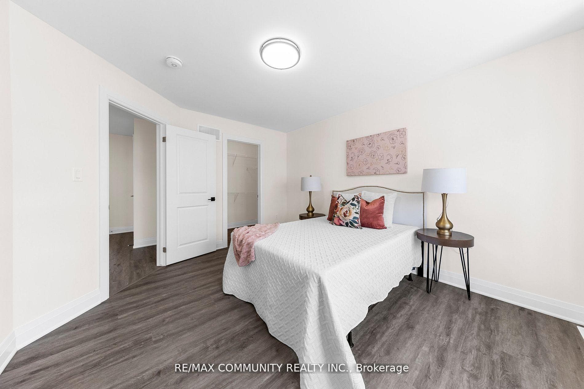 3307 Thunderbird Promenade photo 15