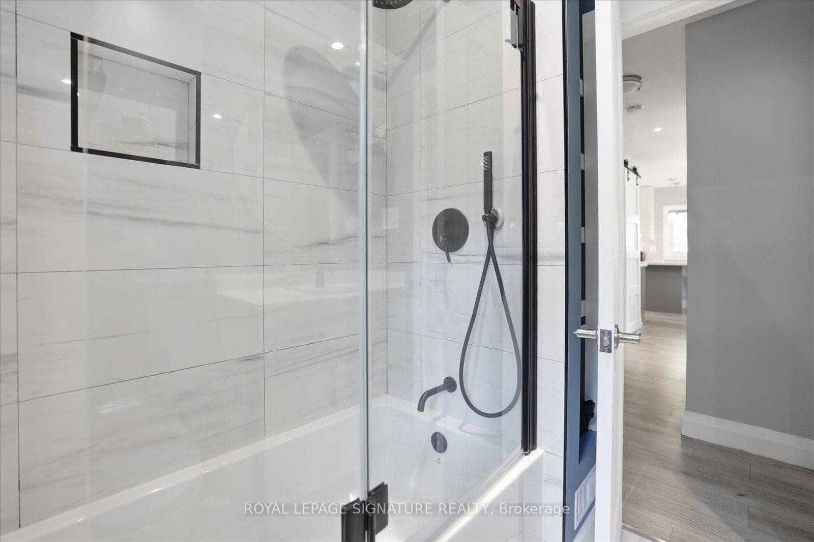 24 Latham Avenue photo 20