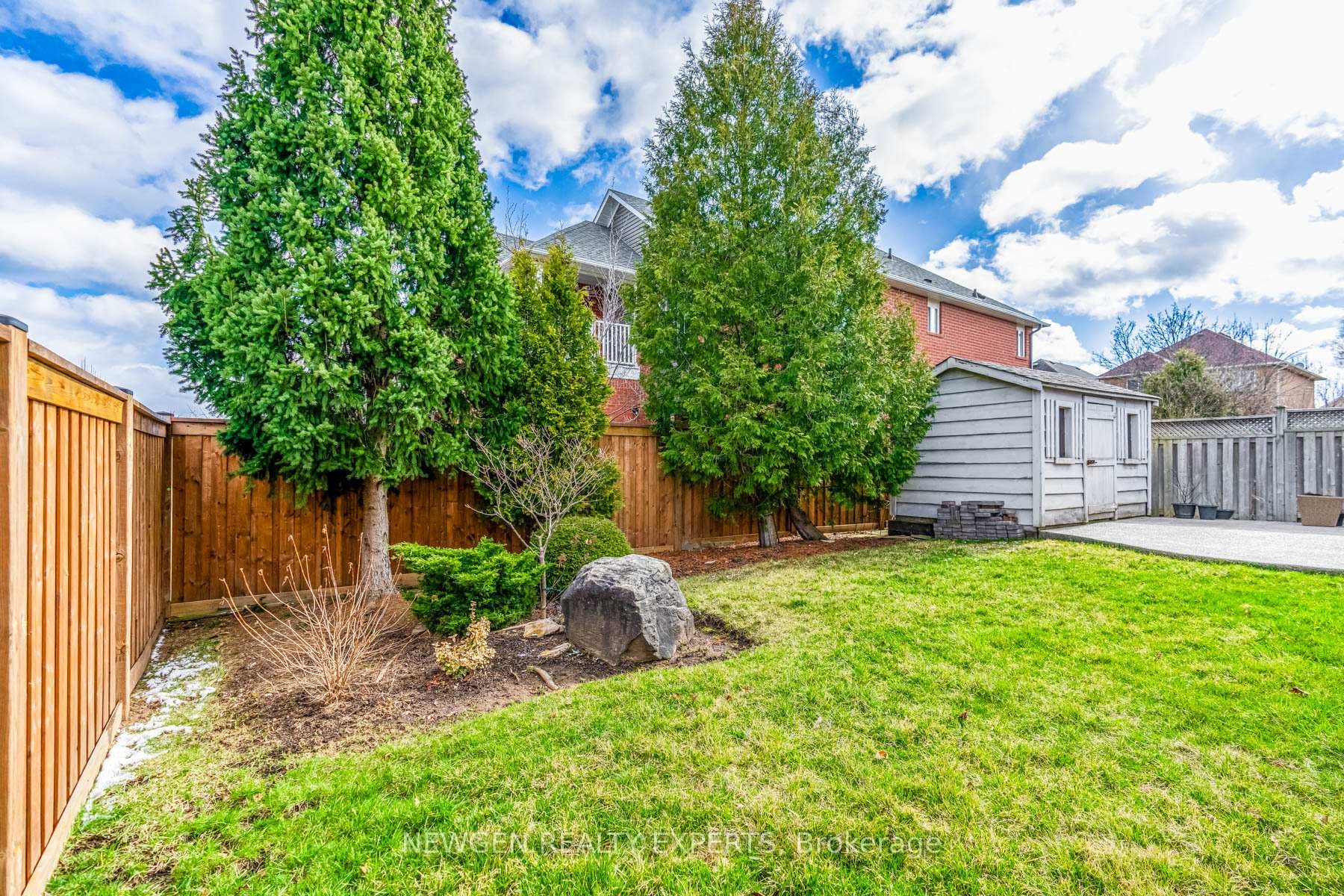 1014 Waubanoka Way photo 39