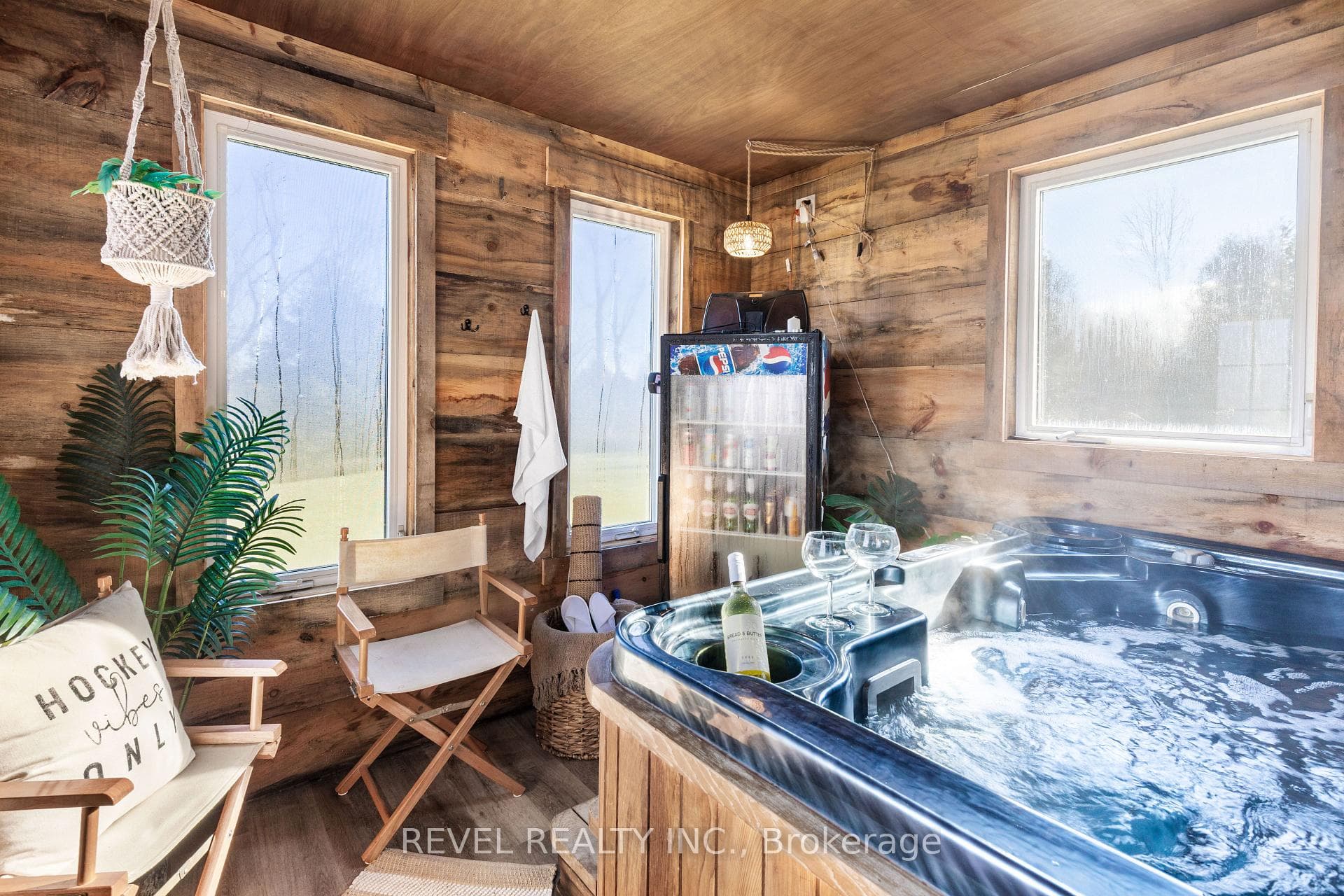 1578 Sturgeon Road photo 4