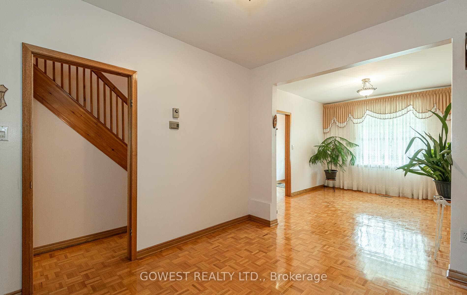 206 Macdonell Avenue photo 11