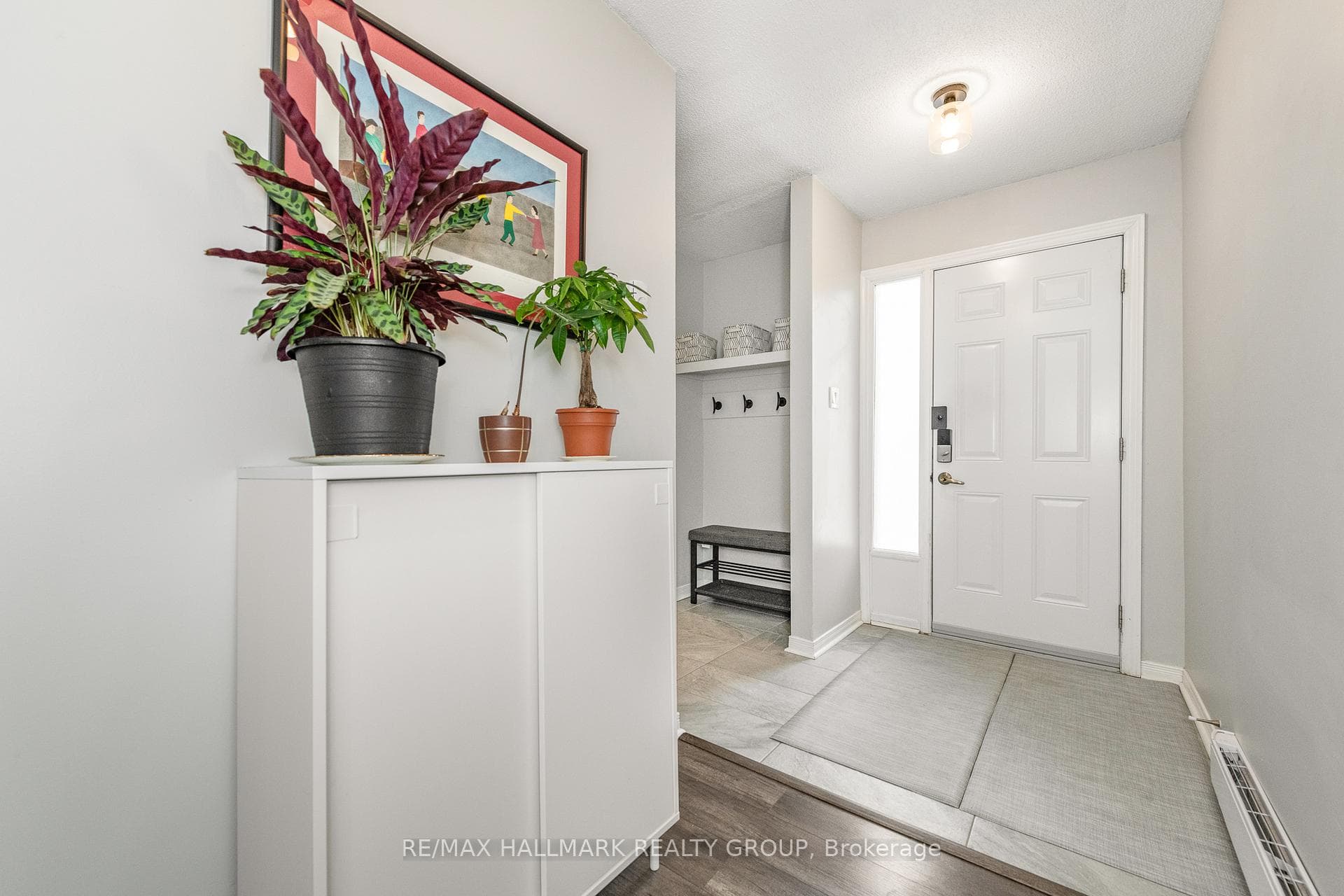 3353 HOGARTH Avenue photo 4