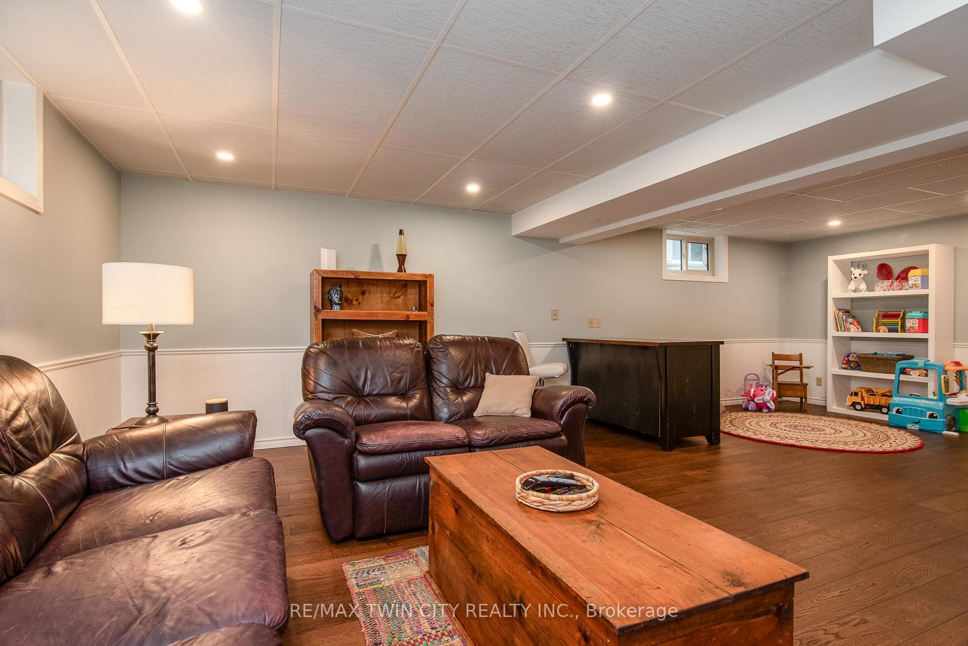 616 Red Pine Drive photo 23