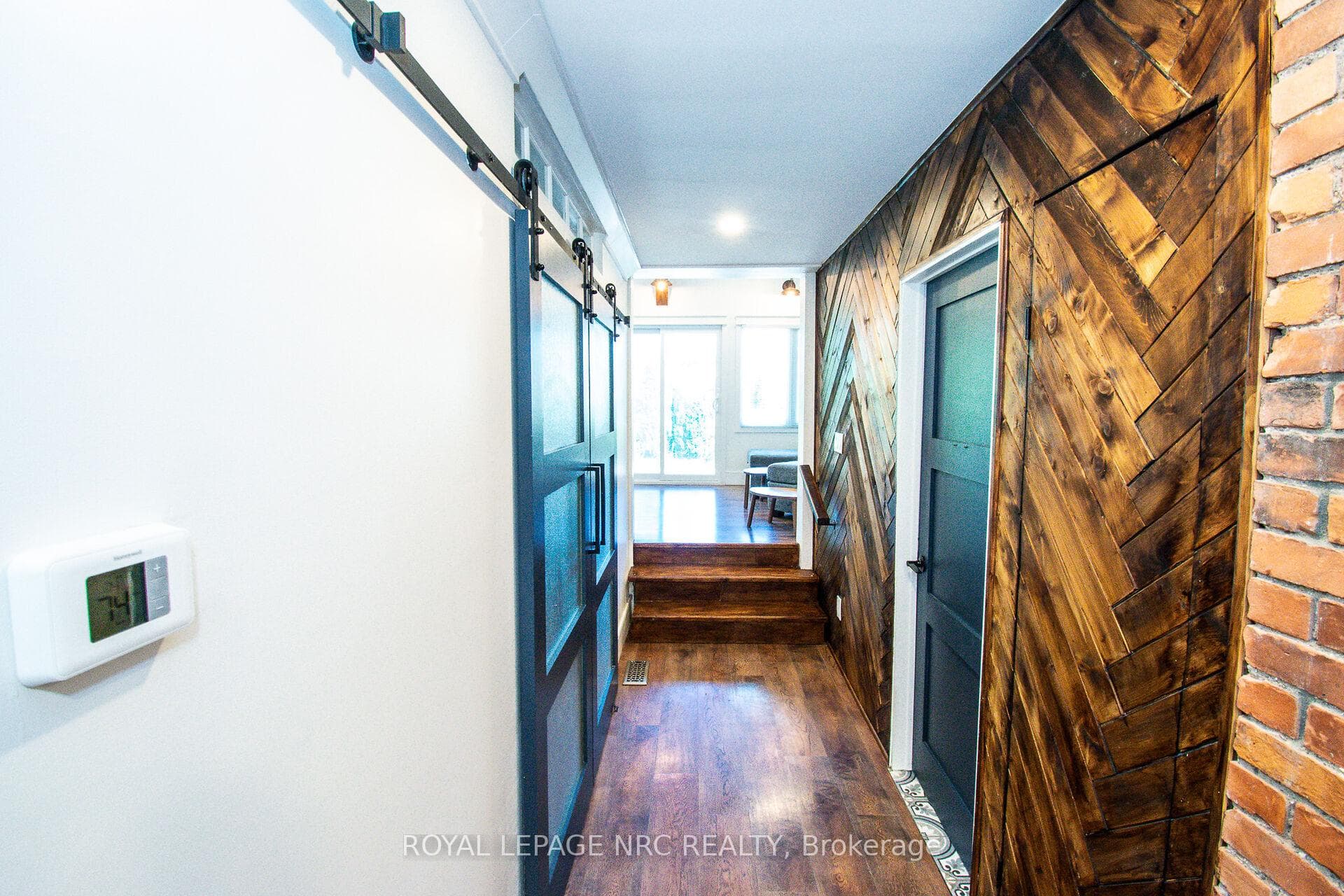 44 Grantham Avenue photo 16