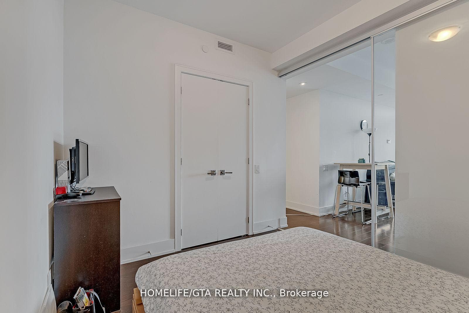 170 Avenue Road Unit 803 photo 5
