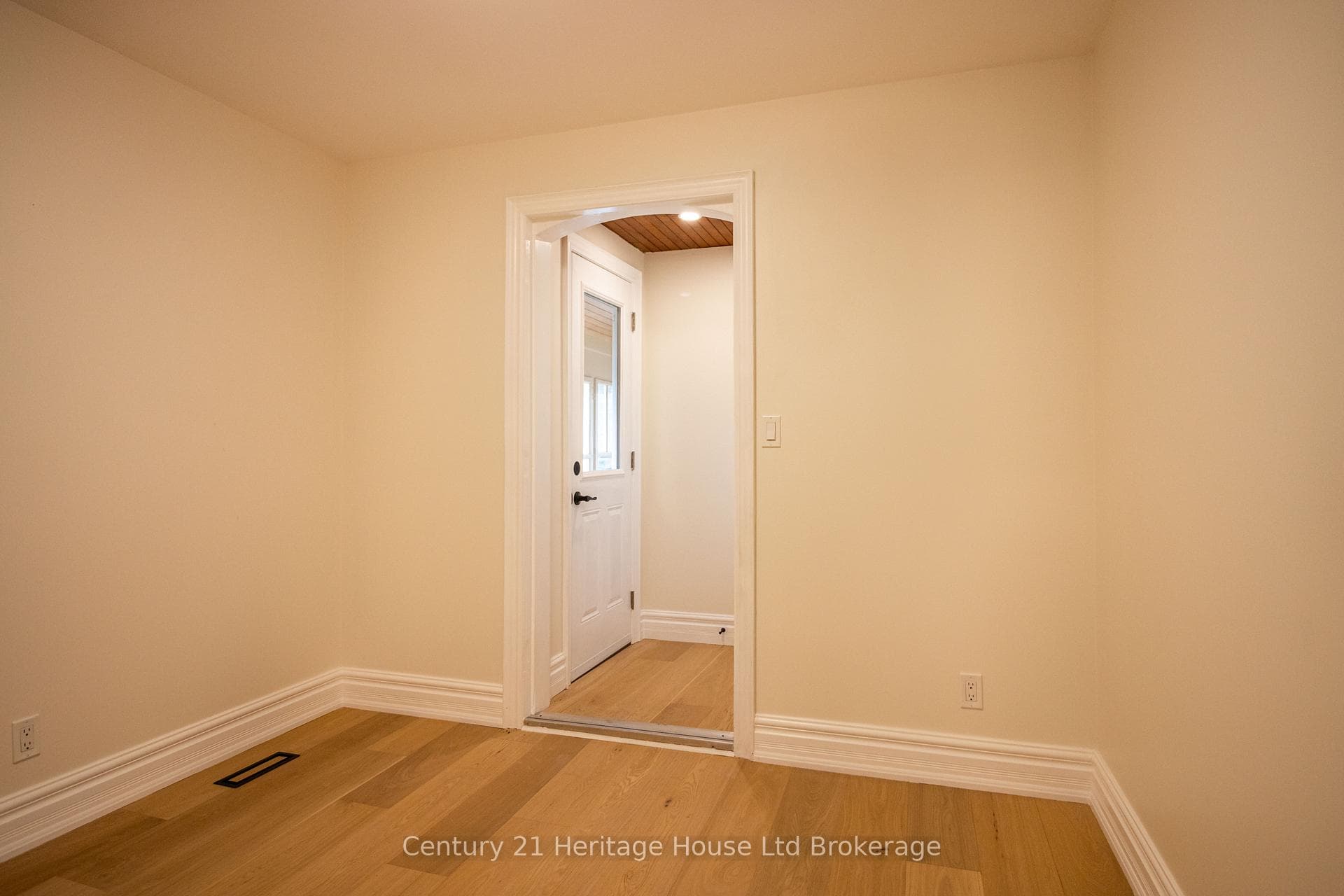 152 Blandford Street Unit Part 2 photo 29