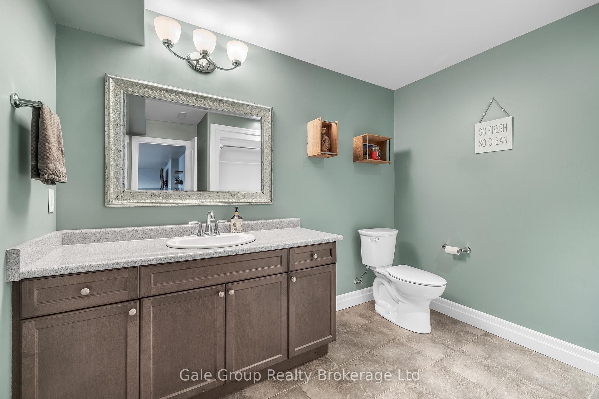 17 AMANDA Avenue photo 25