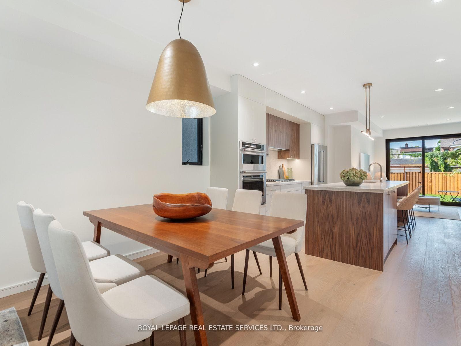 388 St Clarens Avenue photo 6