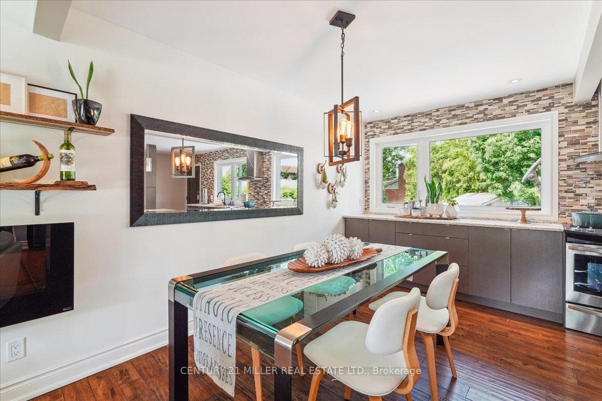 544 Maplehill Drive photo 8