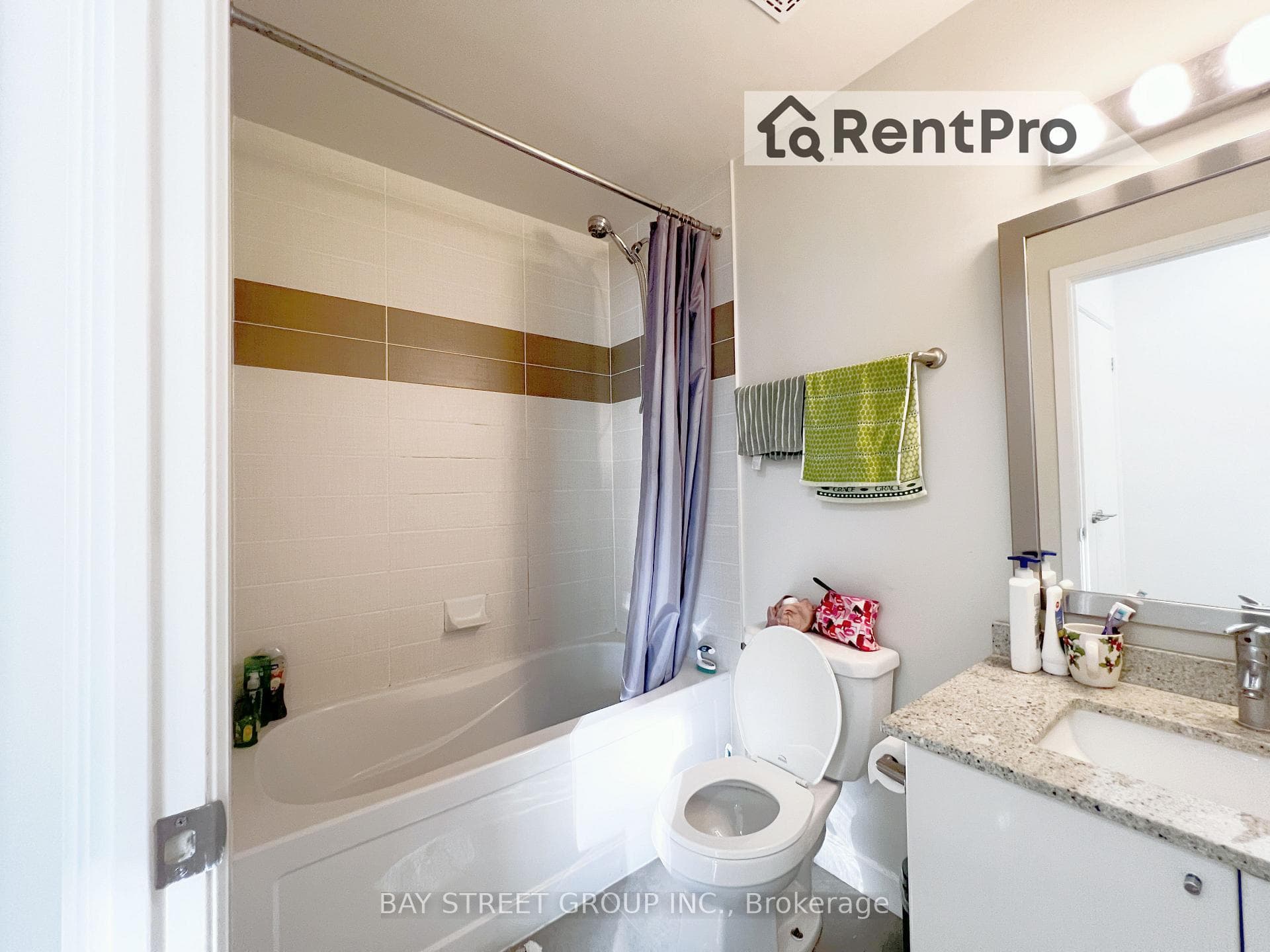 33 Bay Street Unit 4205 photo 12