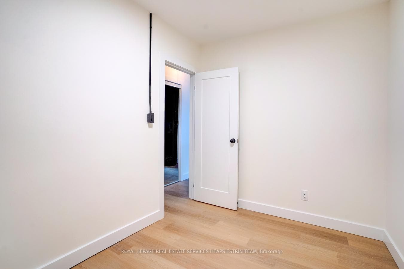 420 Eglinton Avenue Unit 301 photo 8