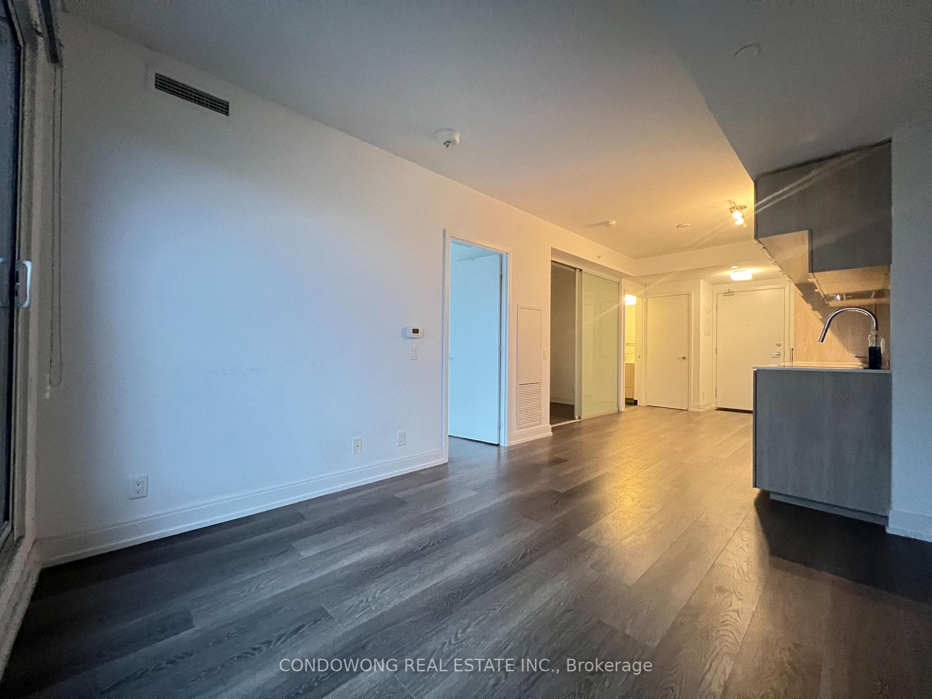 181 Dundas Street Unit 1509 photo 9