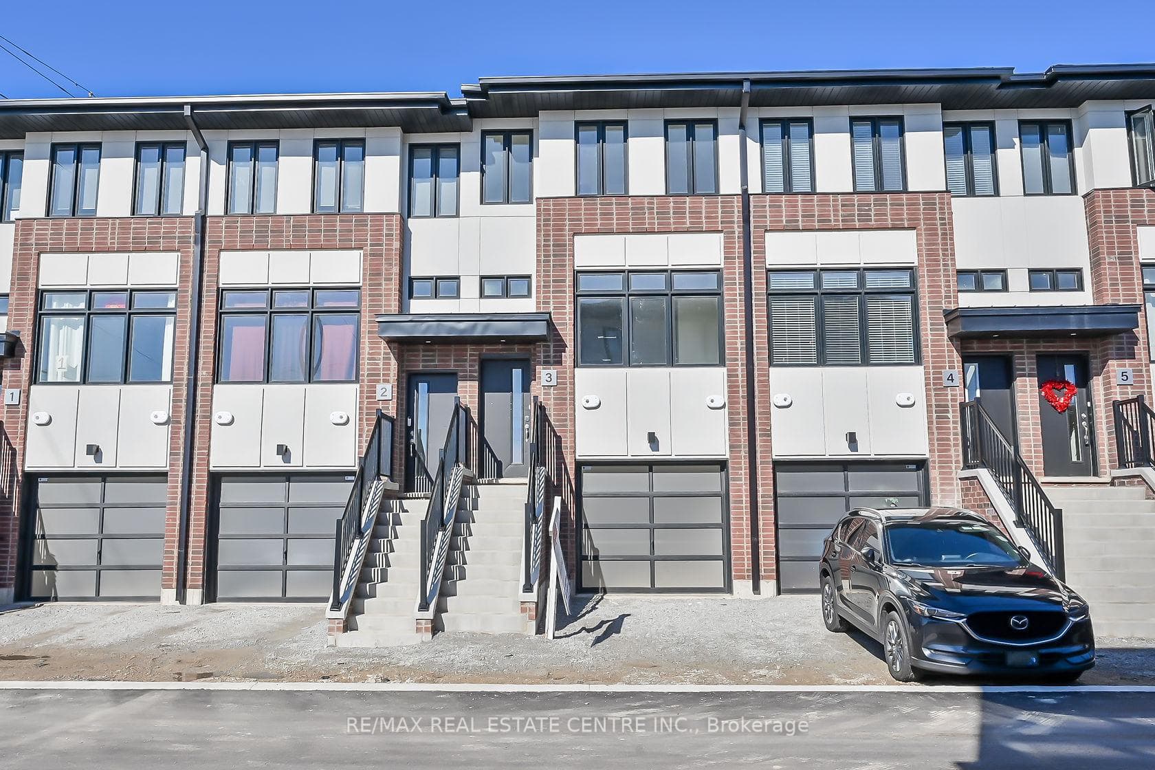 527 Shaver Road Unit 3 photo 1