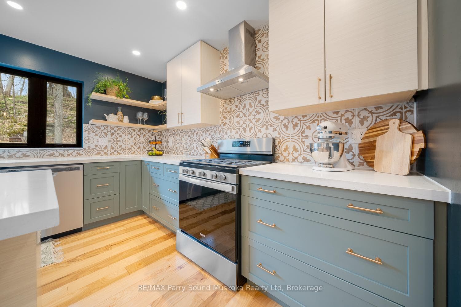 5 Hillview Drive photo 16
