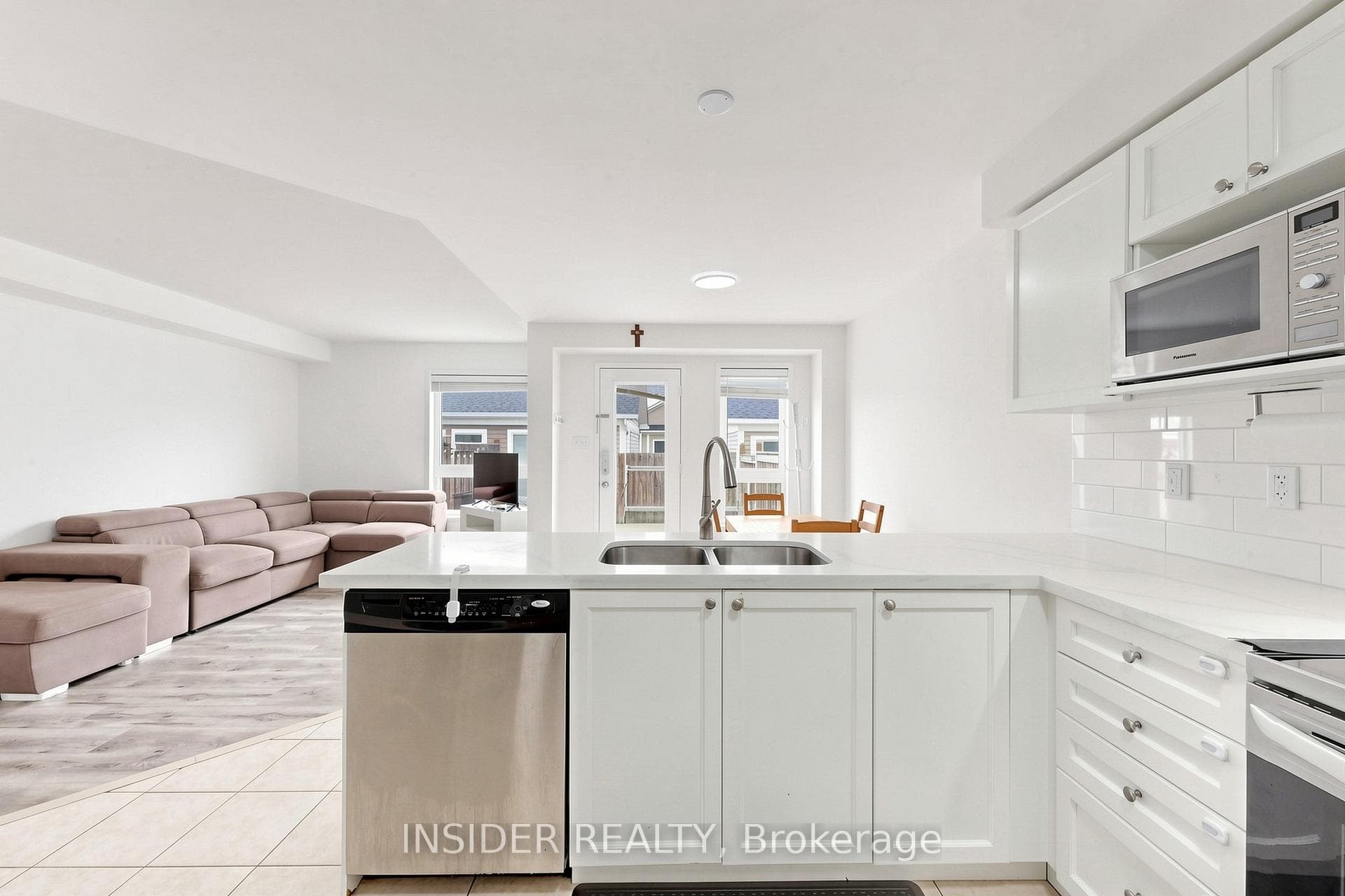 7 Croxall Boulevard photo 16